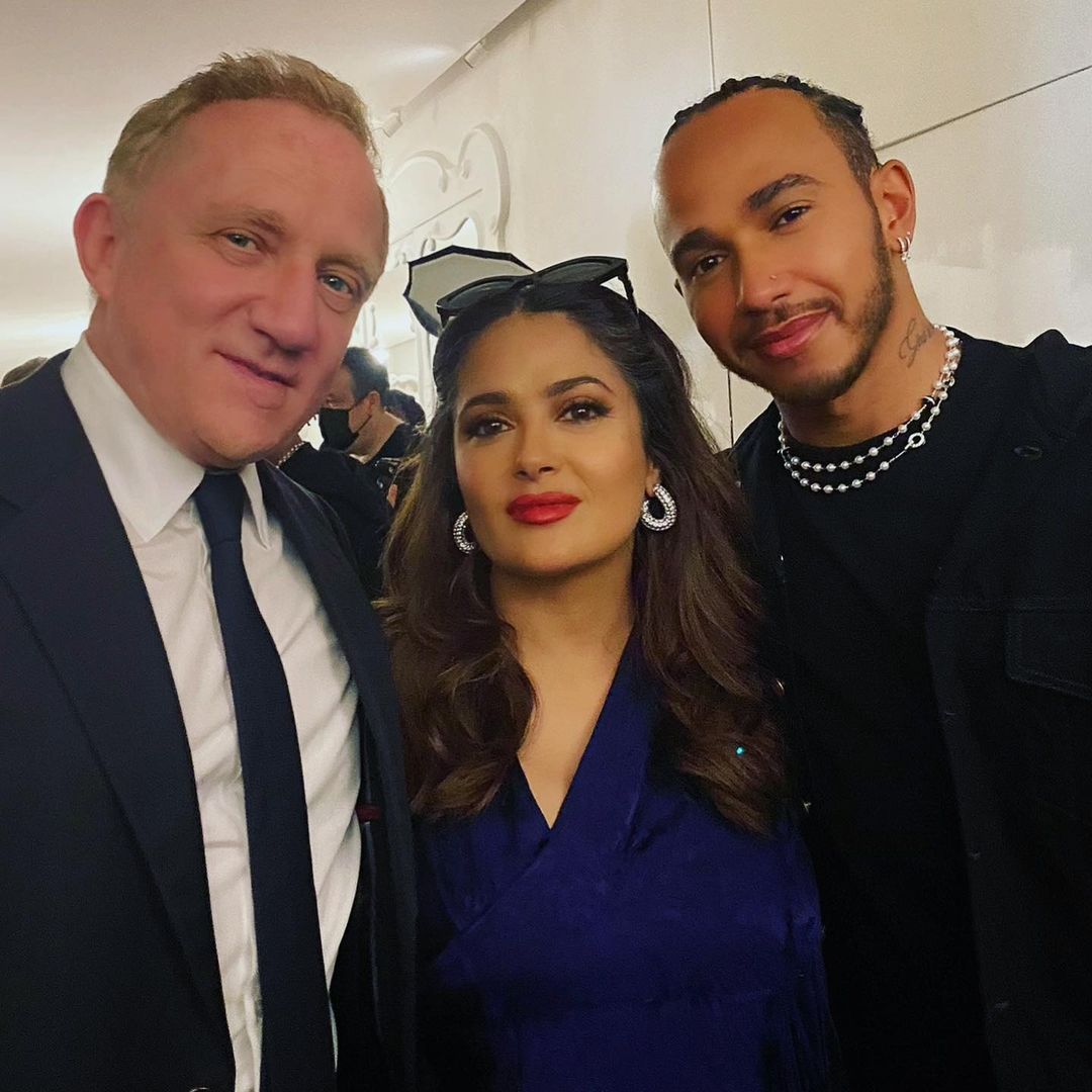 Бездоганна: Сальма Хайєк демонструє розкішну фігуру в стильному вечірньому образі