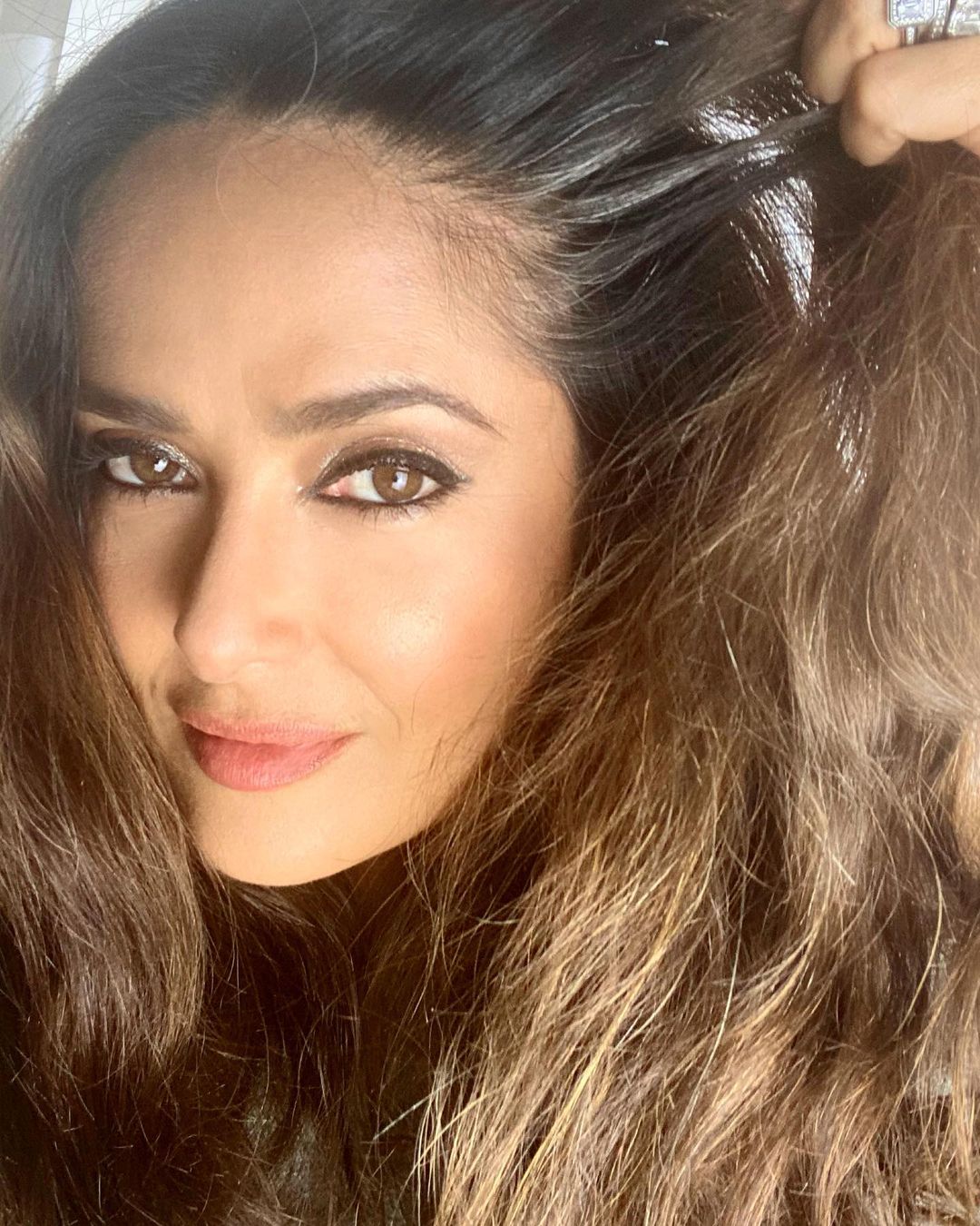 Сивина - новий тренд: топ-5 зірок, які не поспішають зафарбовувати волосся