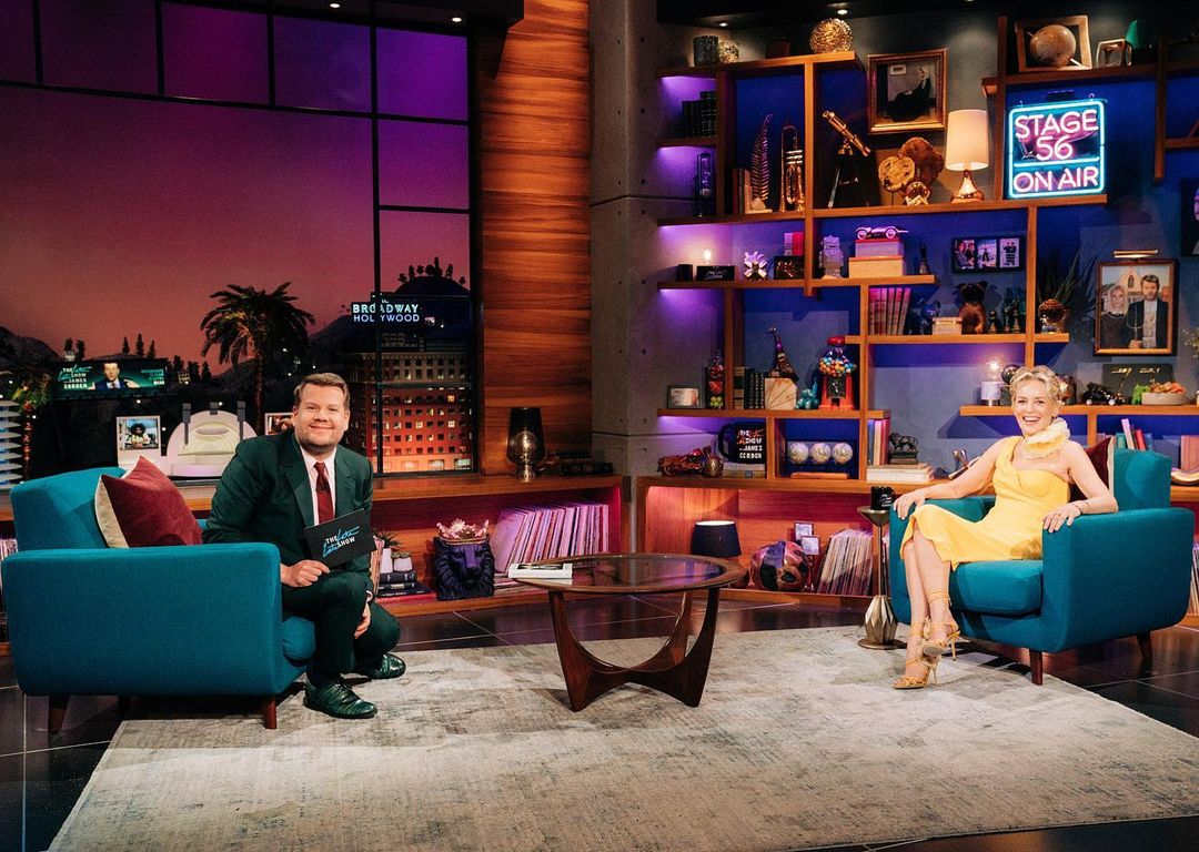 Роскошная женщина: 63-летняя Шэрон Стоун блеснула стройной фигурой в соблазнительном платье