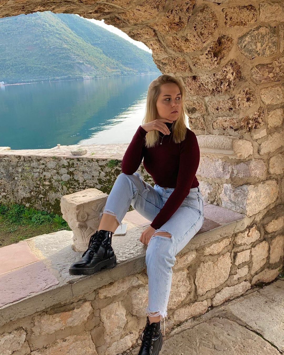 Украинская певица выступила в Черногории и дала советы по посещению этой страны во время пандемии