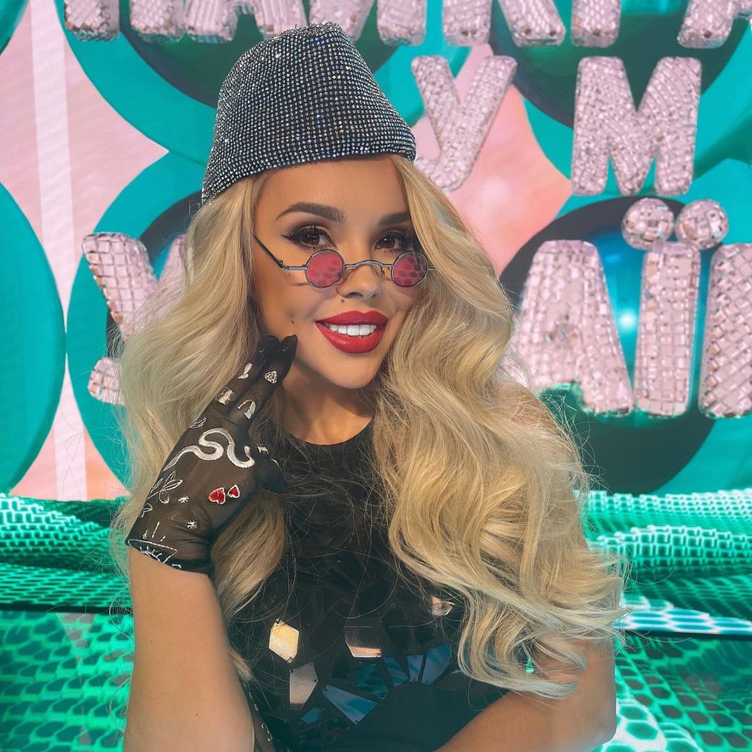 Певица и звезда Playboy СолоХа о дорогих подарках от мужчин и амбициях: готова краснеть за деньги