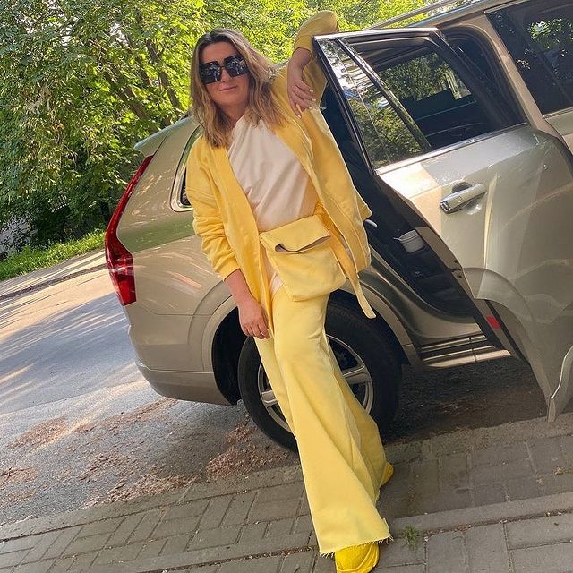 &quot;Это нормально?&quot; Могилевская в ярком костюме за 4000 грн заговорила о мужской красоте