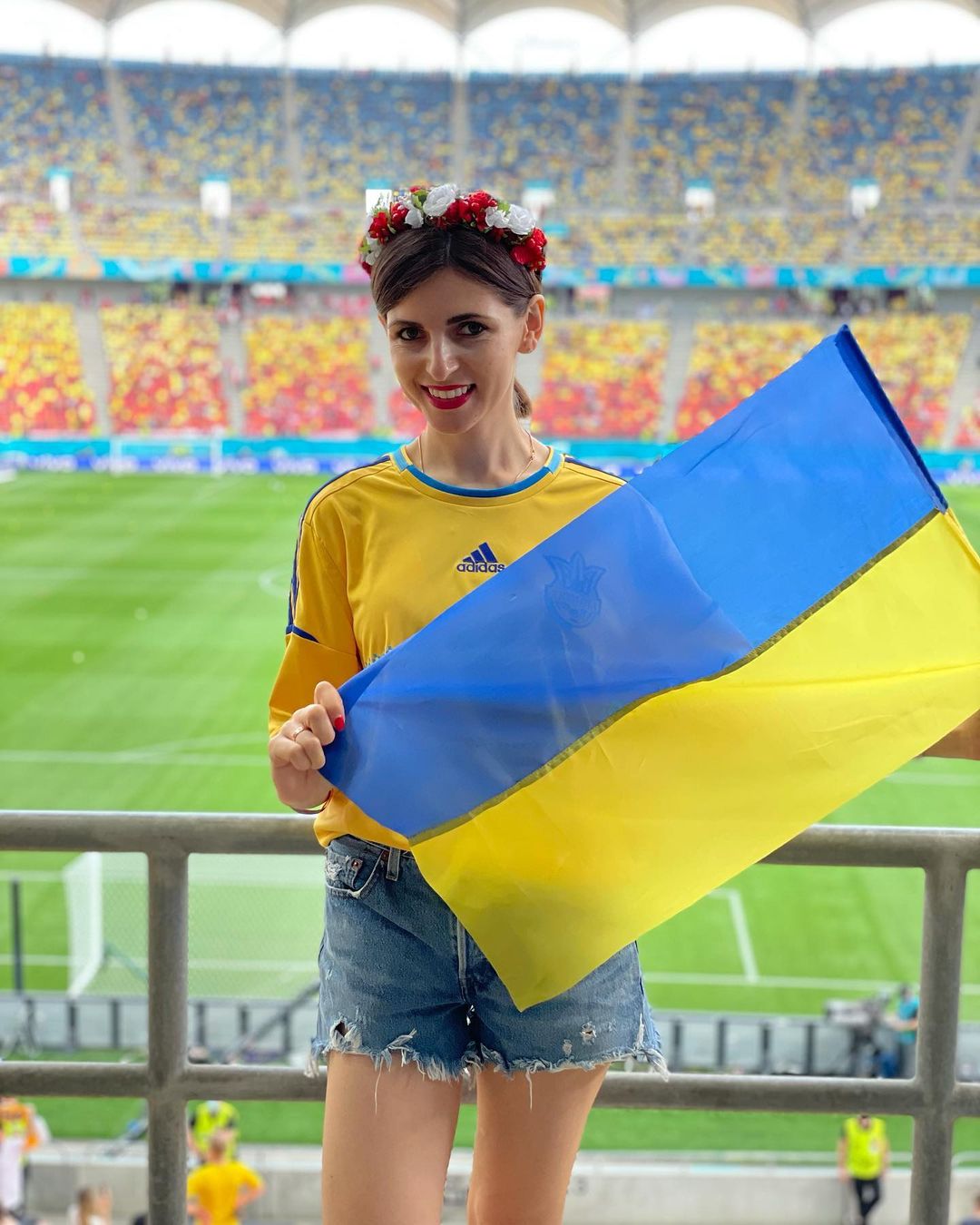 Топ гарячих фанаток збірної України: з такою підтримкою не можна програвати!