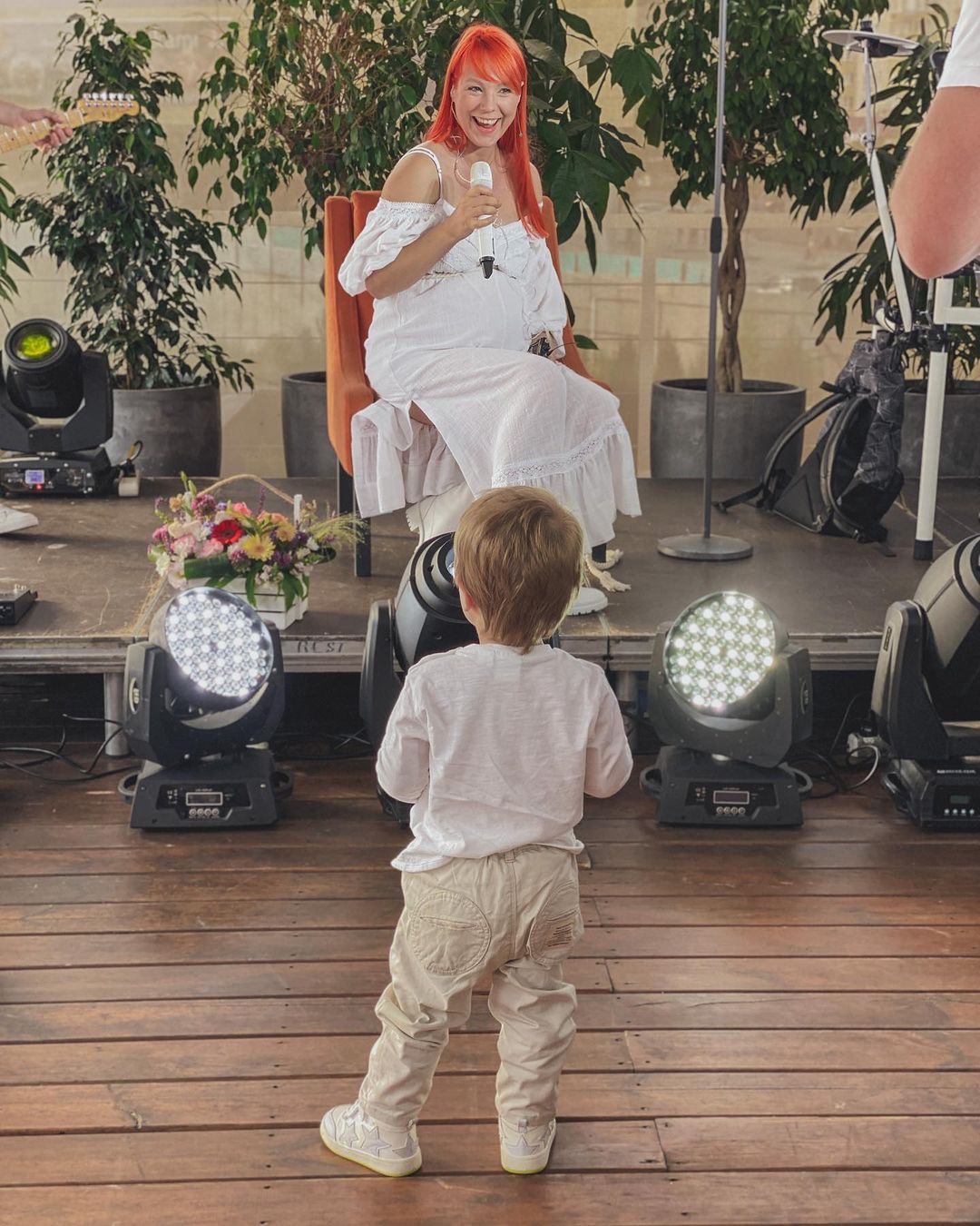 Кайфова матуся: Світлана Тарабарова захопила шанувальників рідкісними фото своєї сім'ї