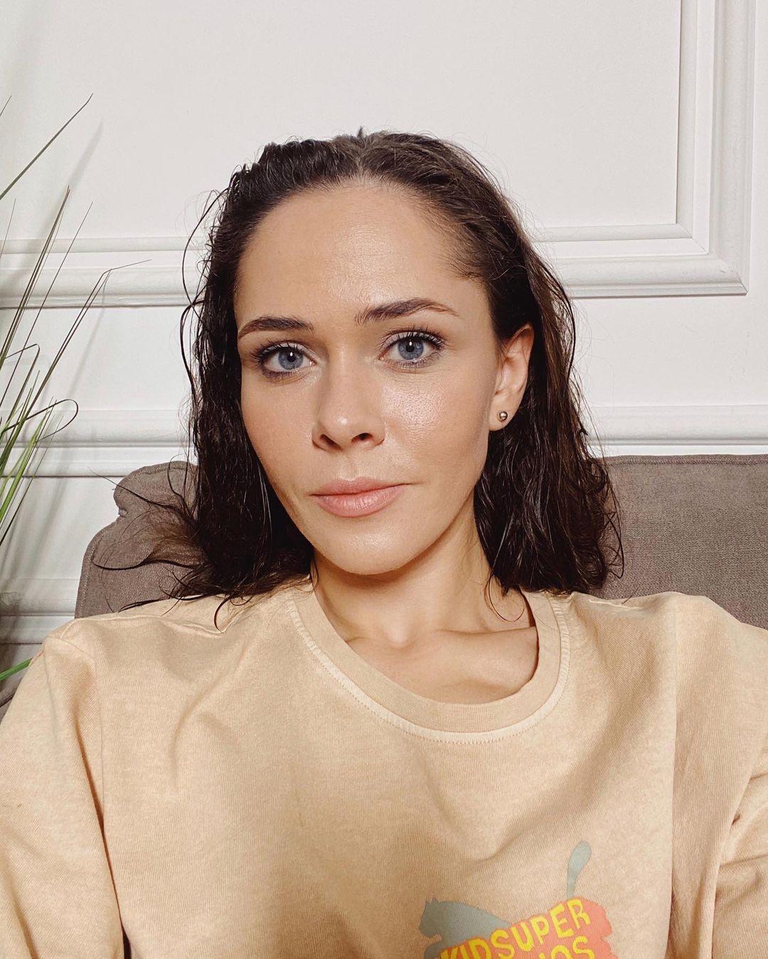 Така дуже гарна: Юлія Саніна показала, як виглядає в звичайному житті