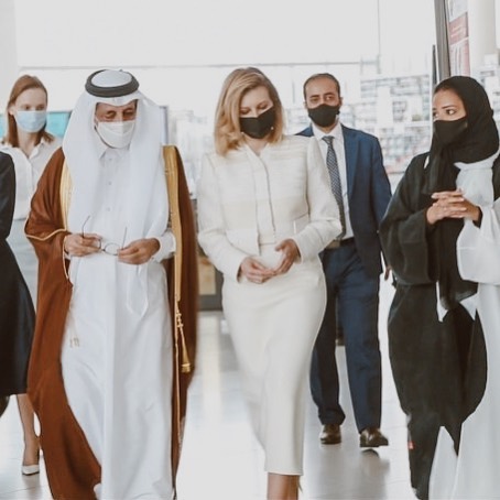 Зеленська в Катарі виділилася вишуканим вбранням: нові фото першої леді