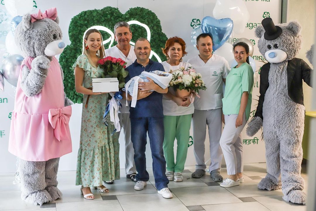 Дружина Павліка показала унікальні кадри з виписки з пологового будинку: "ведмедики підкорили всіх"