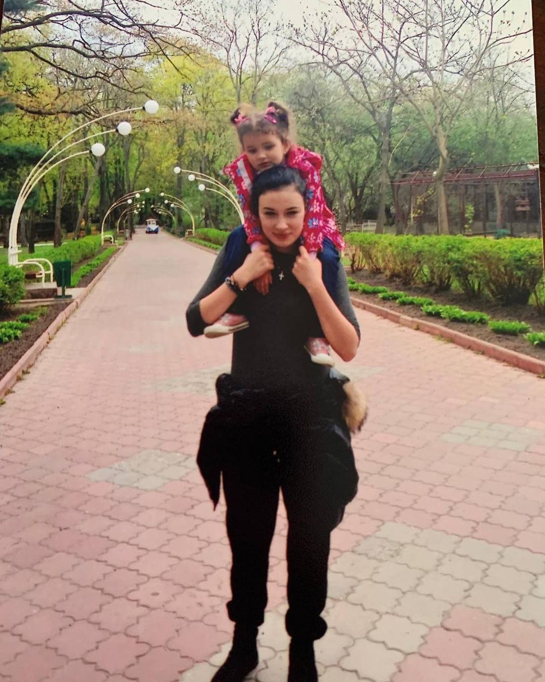 "Мама подписала отказ": Приходько вспомнила о переломном этапе жизни и перенесенной боли