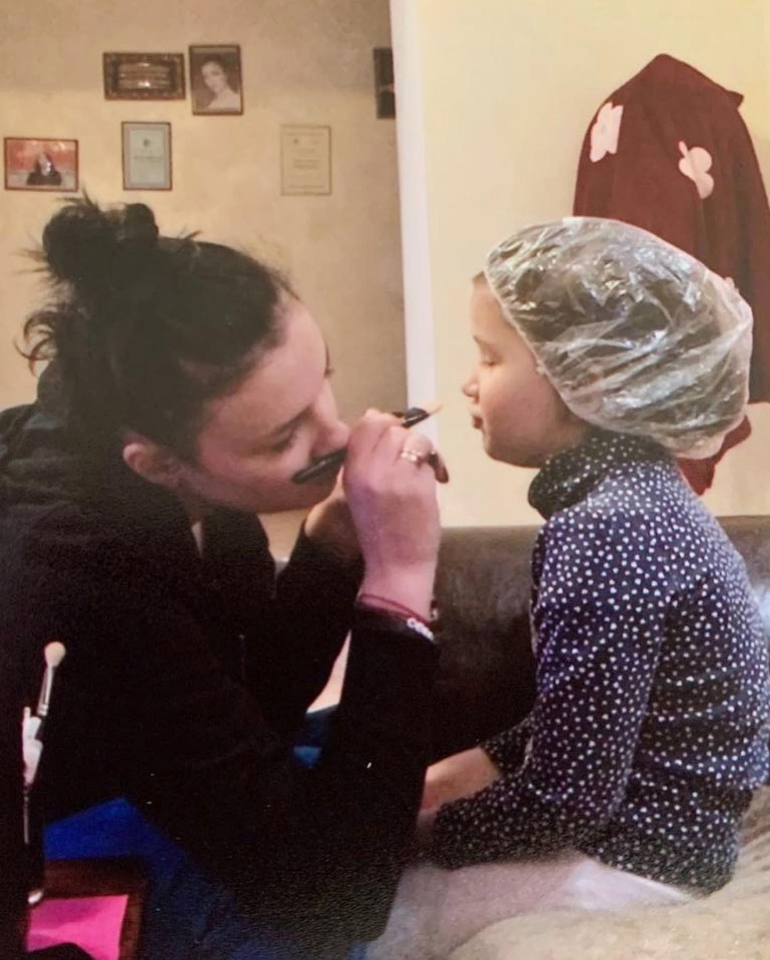 "Мама подписала отказ": Приходько вспомнила о переломном этапе жизни и перенесенной боли