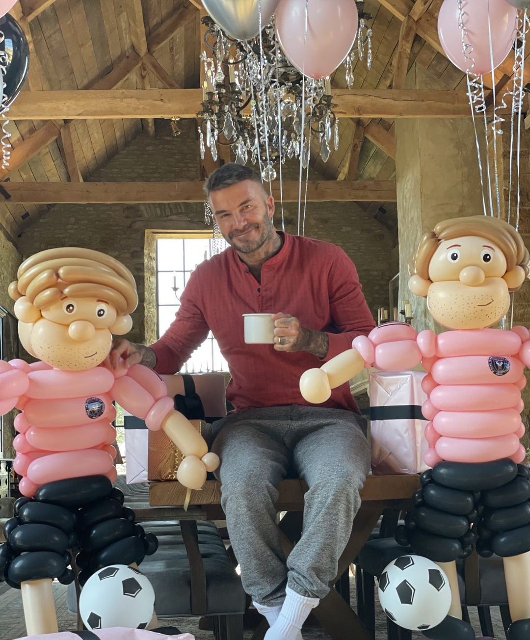 Идеальная пара: Виктория Бекхэм показала нежное фото с мужем в честь его 46-летия