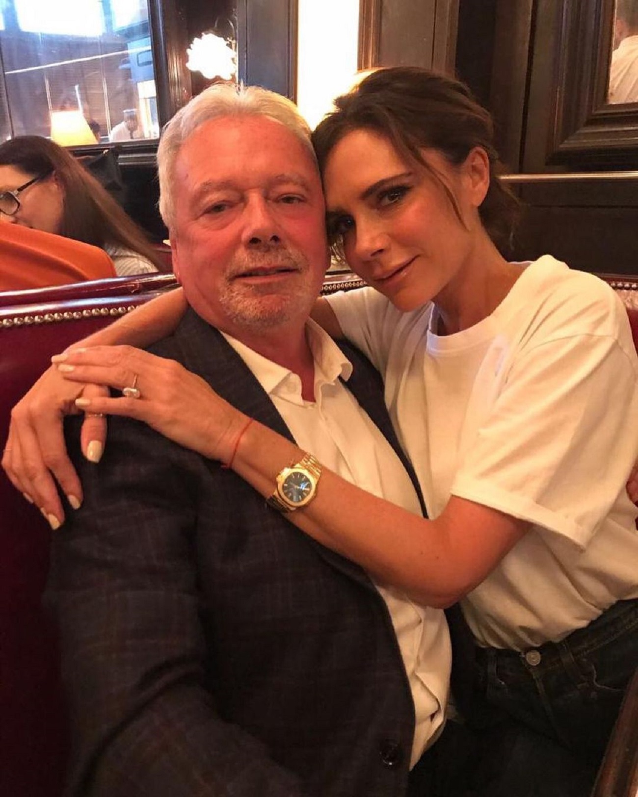 Папина девочка навсегда: Виктория Бекхэм поделилась трогательными фото с отцом