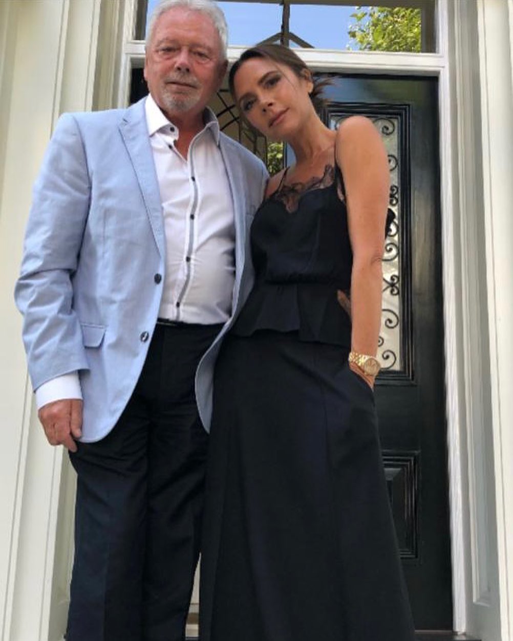 Папина девочка навсегда: Виктория Бекхэм поделилась трогательными фото с отцом