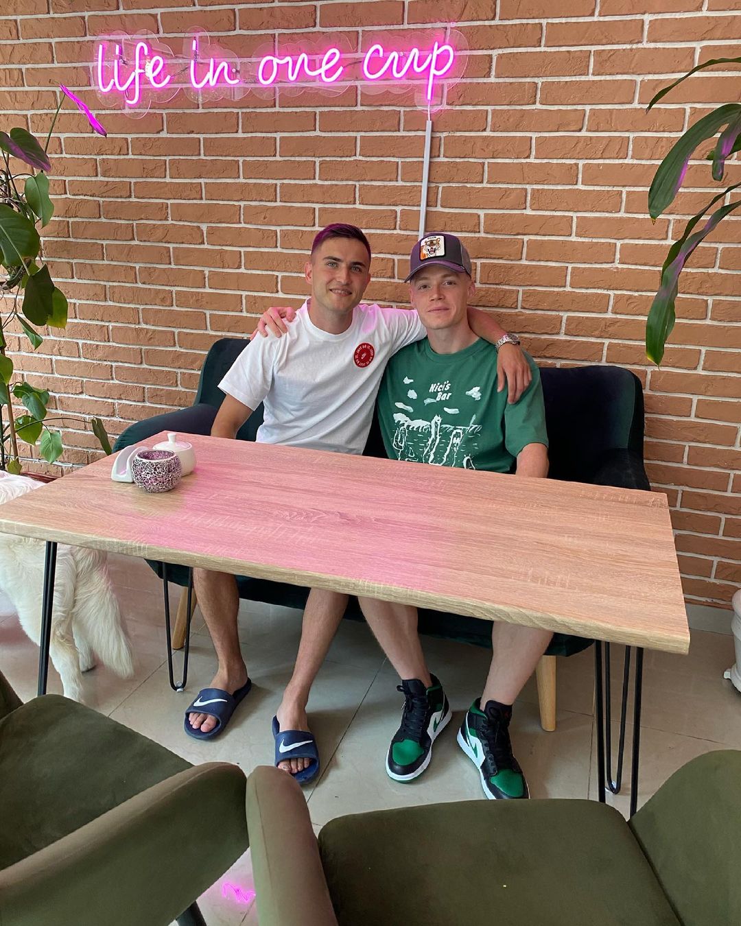 Украинские футболисты &quot;ушли в отрыв&quot; на райских курортах после Евро 2020: яркие фото