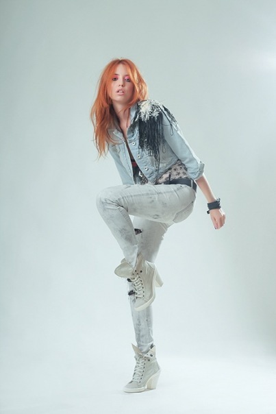 Надя Дорофєєва 10 років тому: побачивши ці фото, ви навряд чи впізнаєте на них зірку!