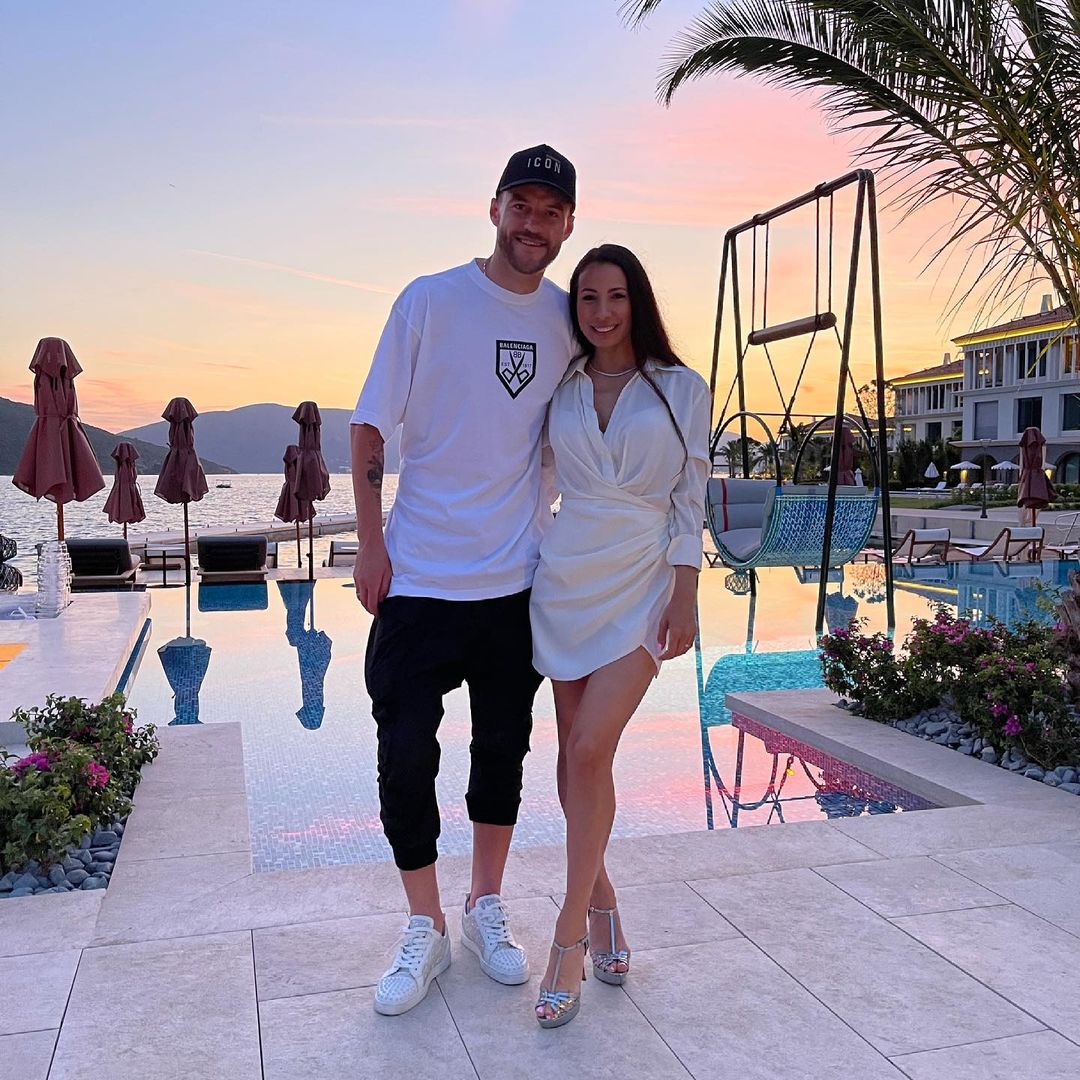 Украинские футболисты "ушли в отрыв" на райских курортах после Евро 2020: яркие фото