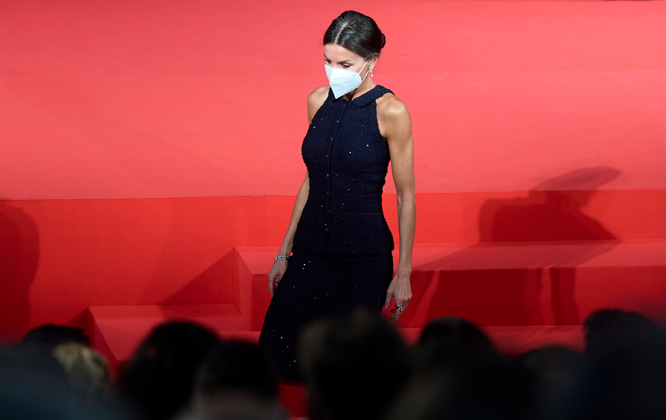 Королева Летиция продемонстрировала спортивную фигуру с помощью ультрамодного наряда