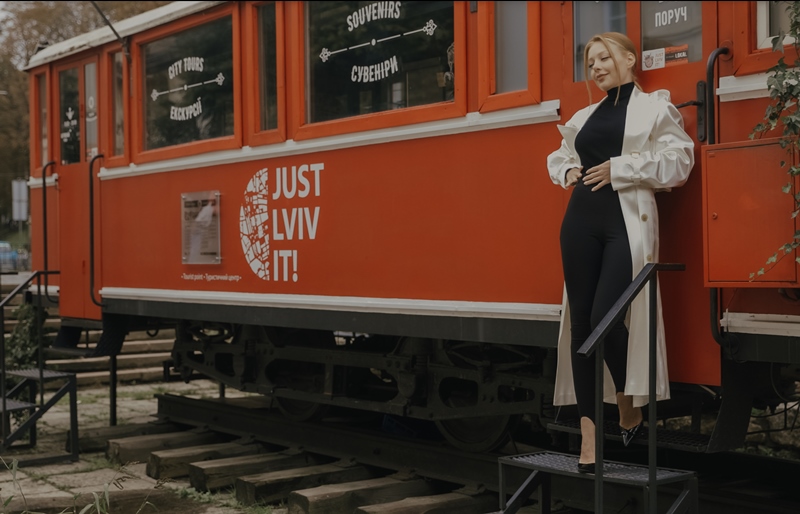 Тіна Кароль і Ivan NAVI влаштували романтику у Львові під українську пісню: ніжне відео