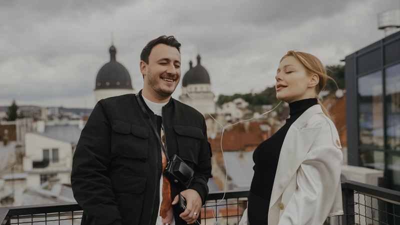 Тіна Кароль і Ivan NAVI влаштували романтику у Львові під українську пісню: ніжне відео