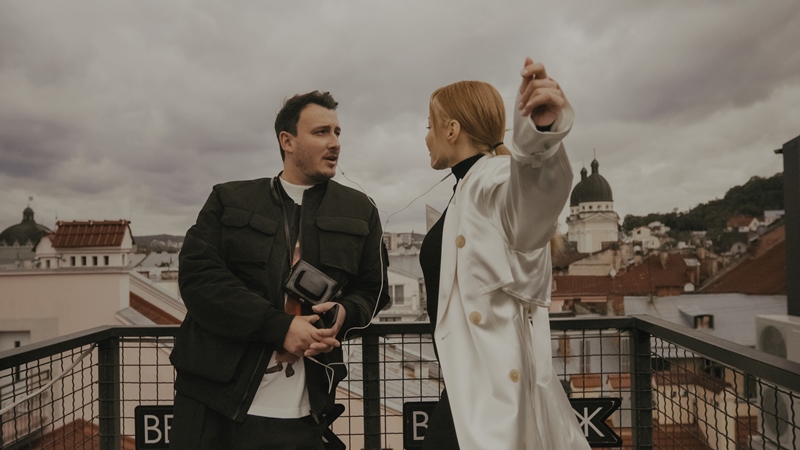Тіна Кароль і Ivan NAVI влаштували романтику у Львові під українську пісню: ніжне відео