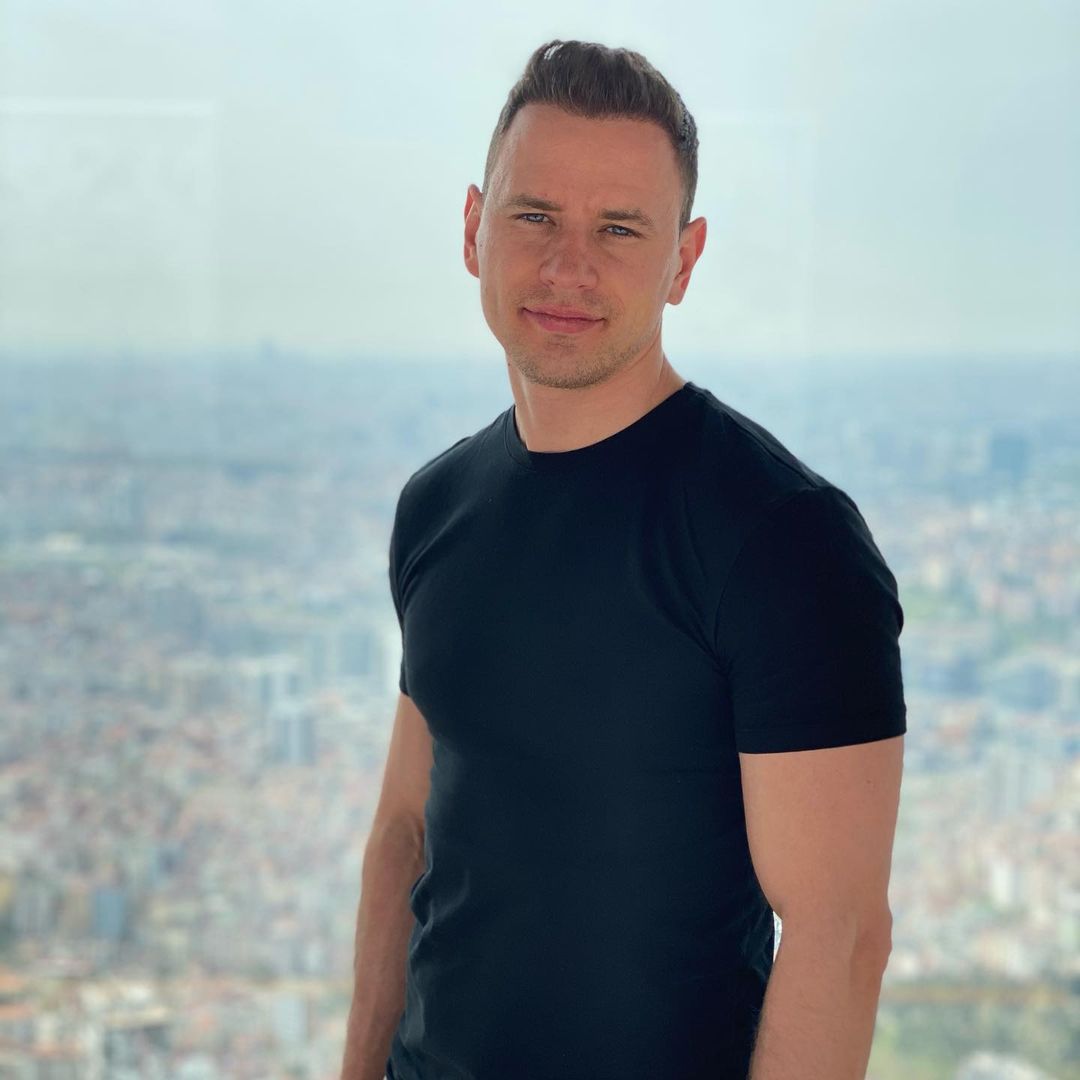 Романтичный стоматолог и дерзкий официант: стали известны имена новых участников шоу Холостячка 2