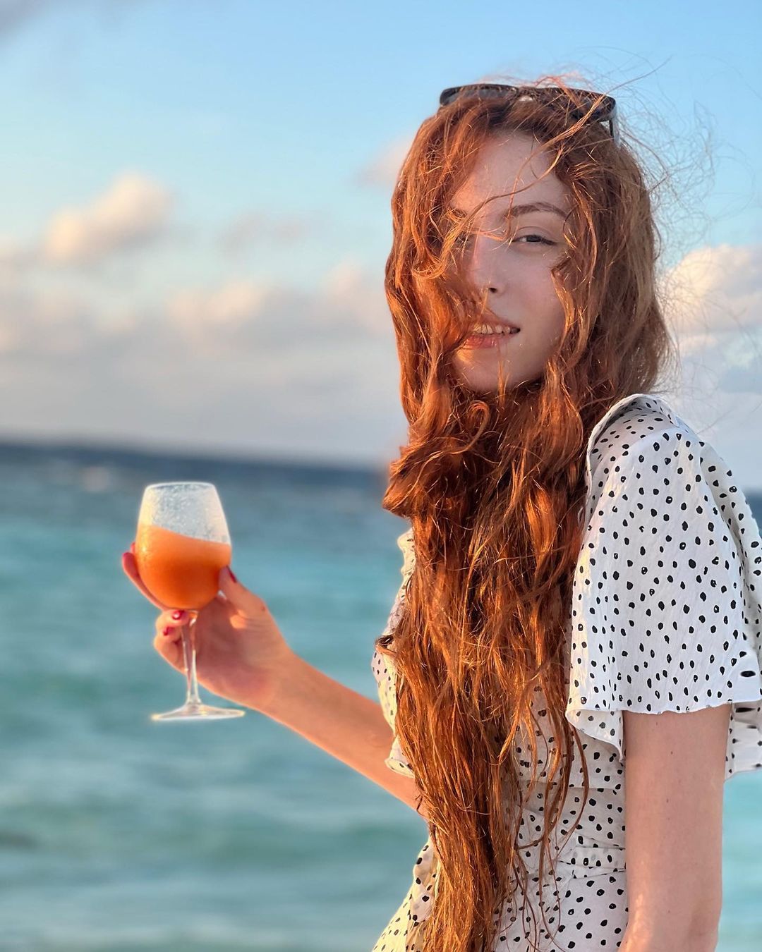 Маша Полякова зачарувала фото на березі океану: &quot;найкрасивіша дівчина на землі?&quot;