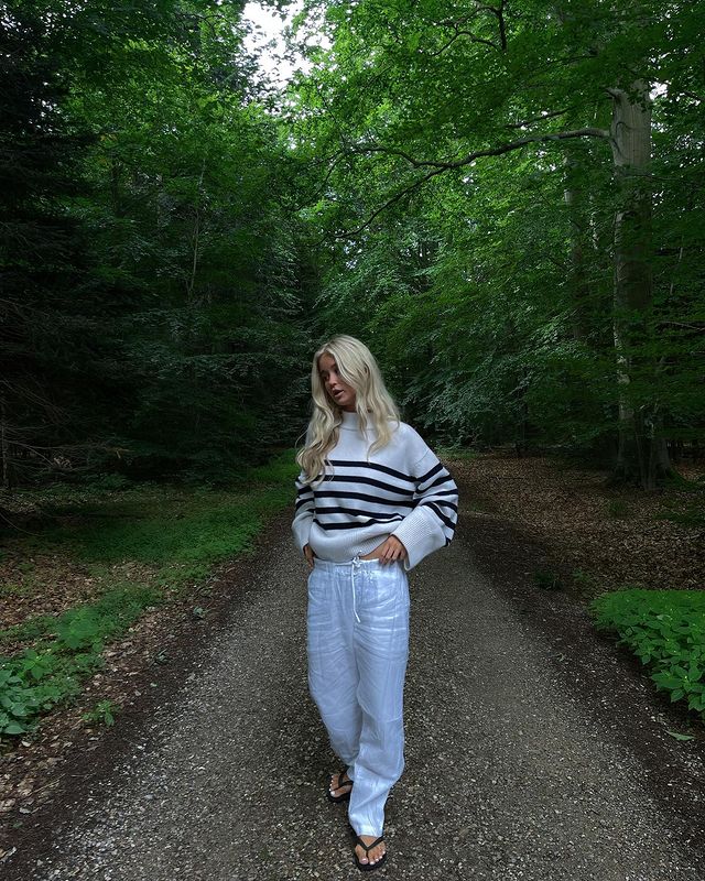 Уже не в моде: стилист показала, какой свитер пора оставить в прошлом сезоне