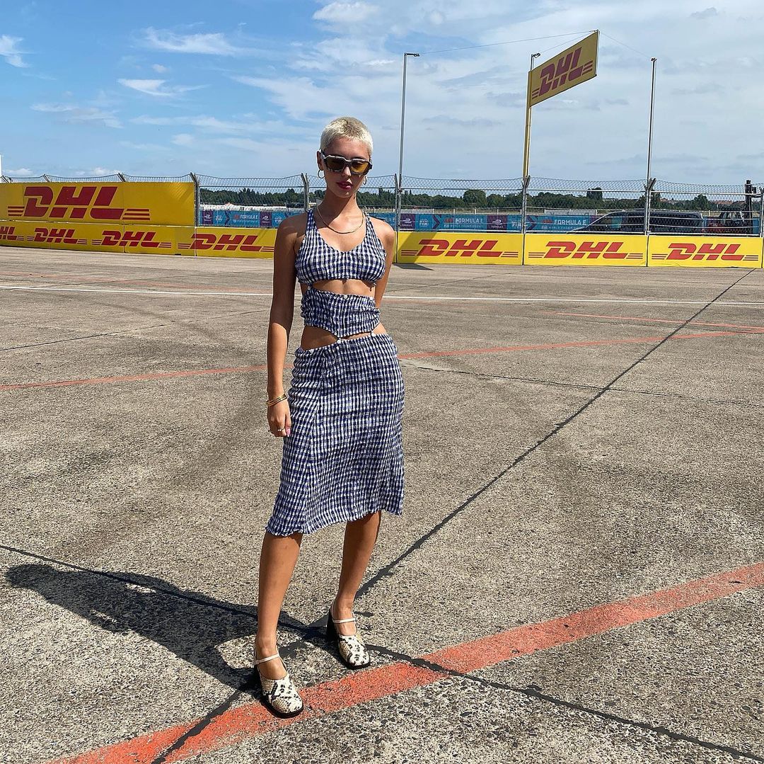 20-річна дочка Джуда Лоу показала, як поєднувати відразу два модних принта: варто повторити!