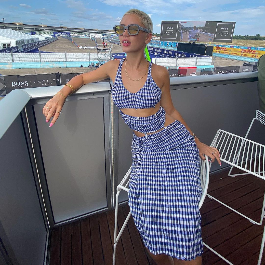 20-річна дочка Джуда Лоу показала, як поєднувати відразу два модних принта: варто повторити!