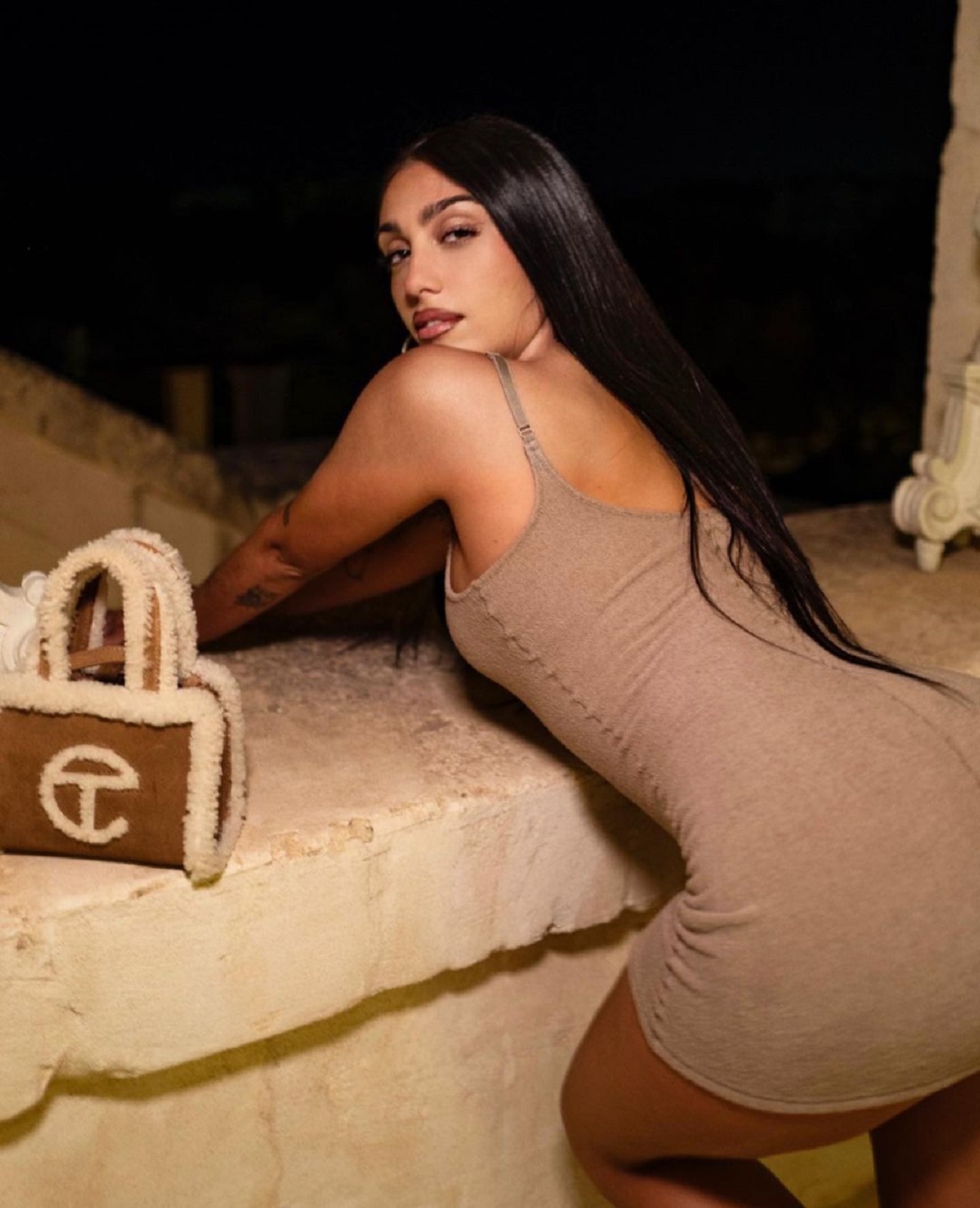 24-річна дочка Мадонни підкорила мережу розкішною фігурою в облягаючій сукні