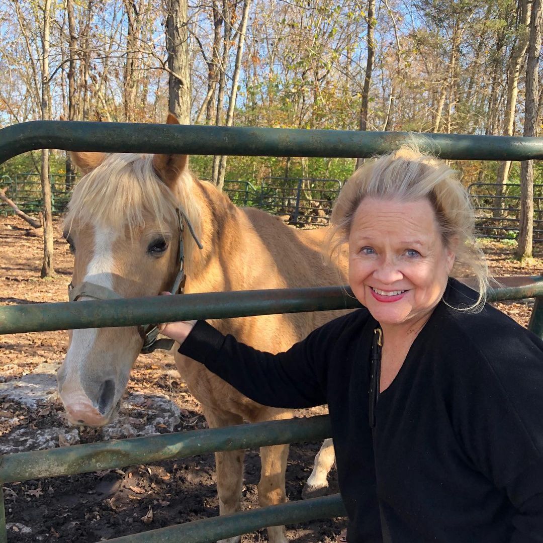 Просто куколка: Риз Уизерспун показала редкие фото с мамой-красавицей