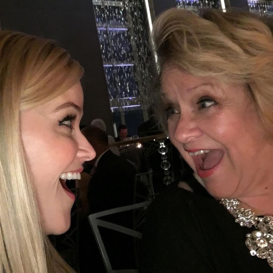 Просто куколка: Риз Уизерспун показала редкие фото с мамой-красавицей