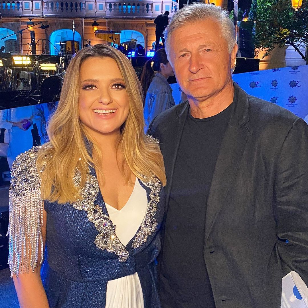 Капелюха не вистачає: відома співачка замінила Катю Осадчу в "Світському житті"