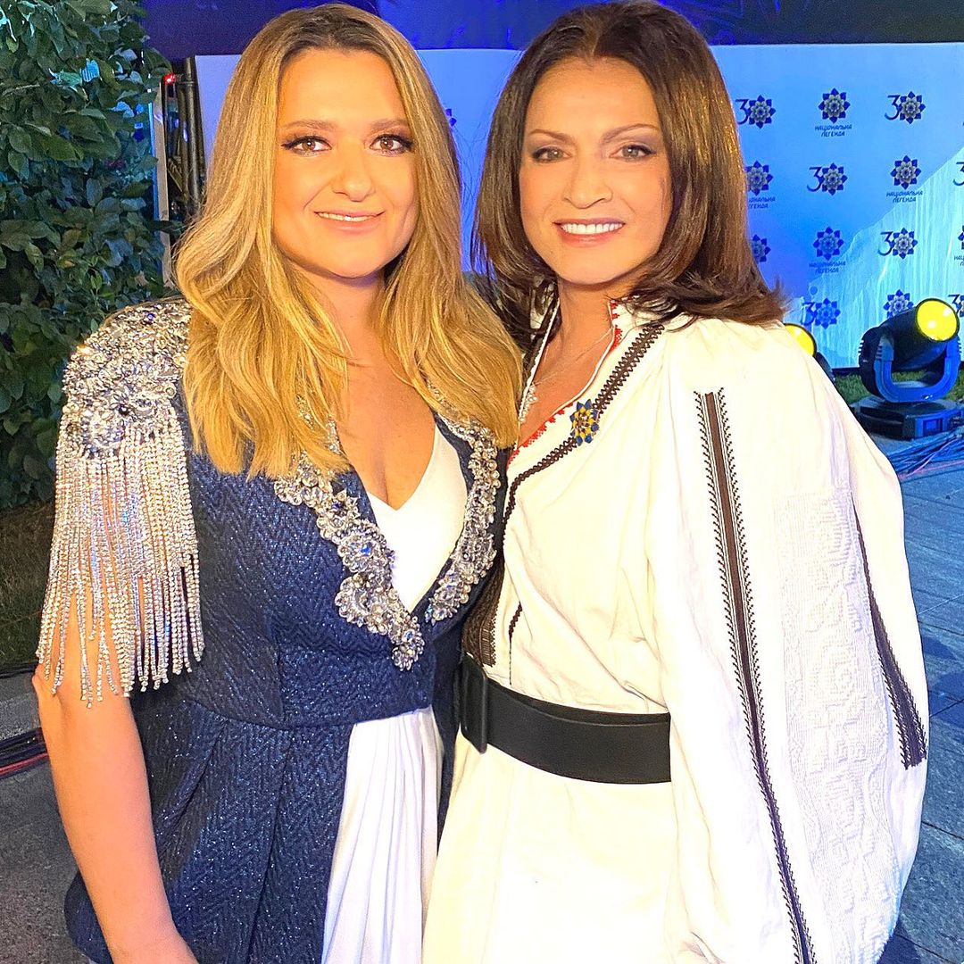 Капелюха не вистачає: відома співачка замінила Катю Осадчу в "Світському житті"