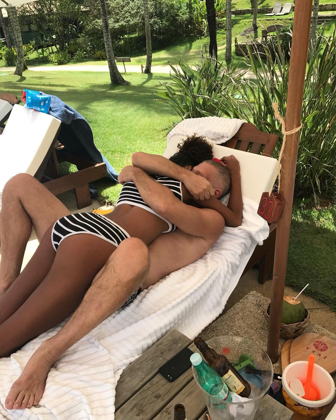 Венсан Кассель и Тина Кунаки на романтичных фото РБК Украина