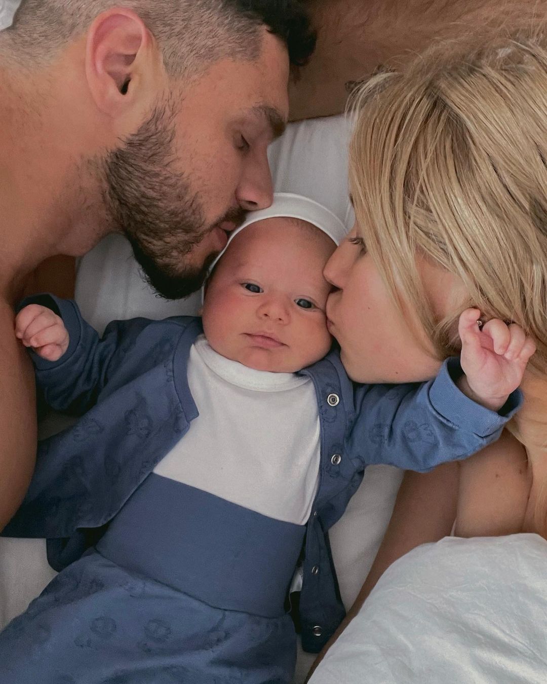 Плакала і благала залишитися: Даша Квіткова розповіла, як чоловік залишив її одну з дитиною