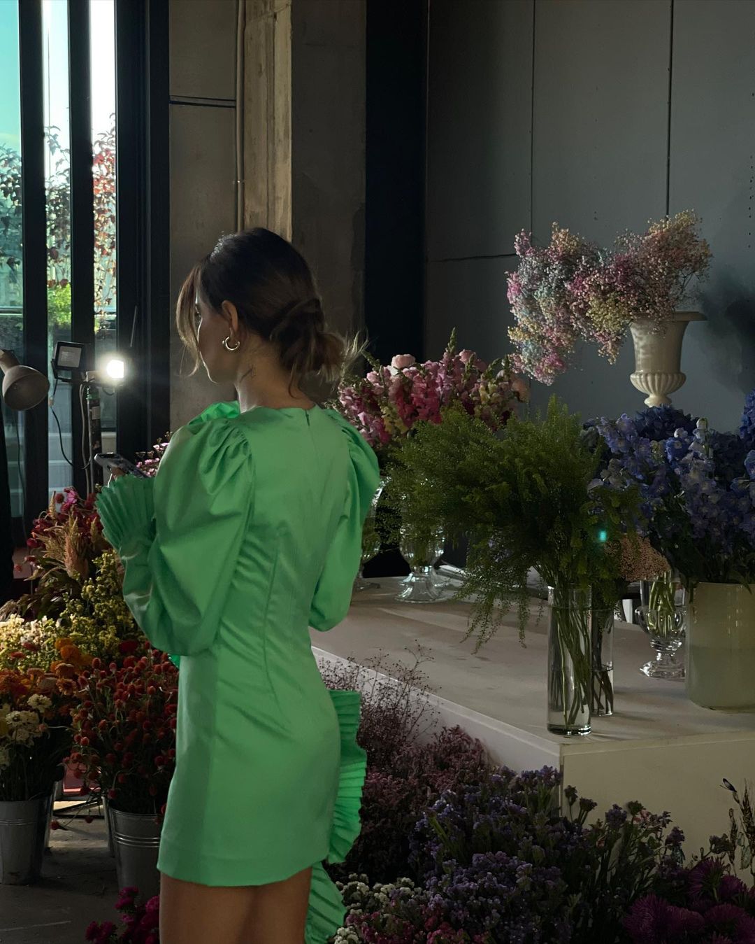 Принцесса: Надя Дорофеева покорила редким выходом в женственном наряде