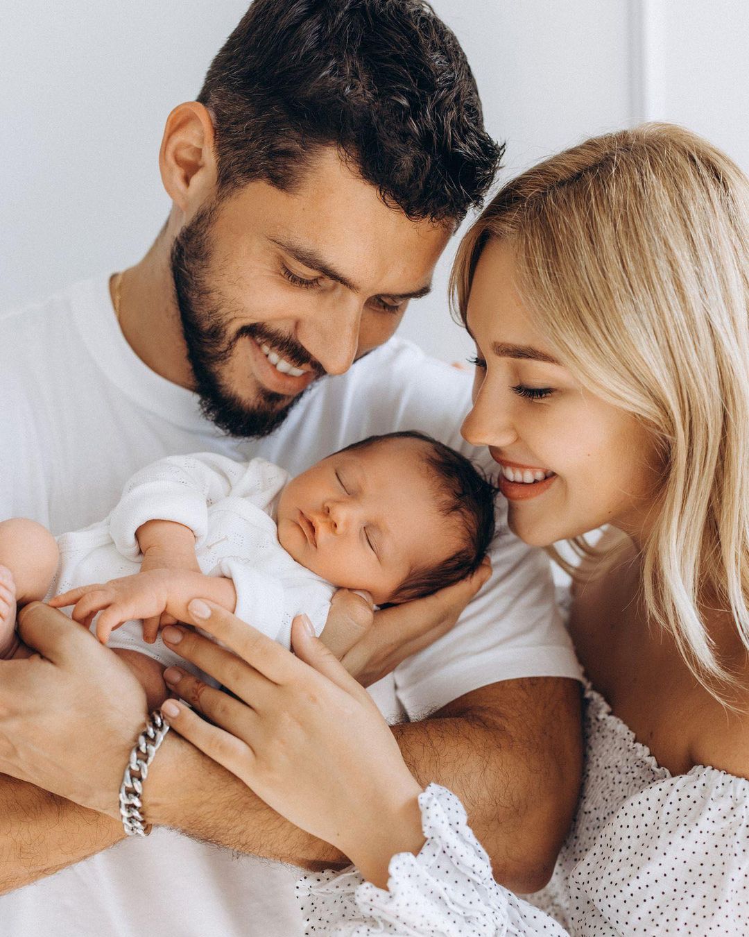 Растет с космической скоростью: Квиткова и Добрынин показали 2-месячного сыночка