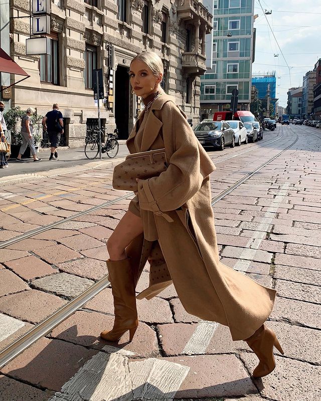 Крупные цепи, ассиметричные формы: стилист показала топ-7 модных сумок на осень-зиму