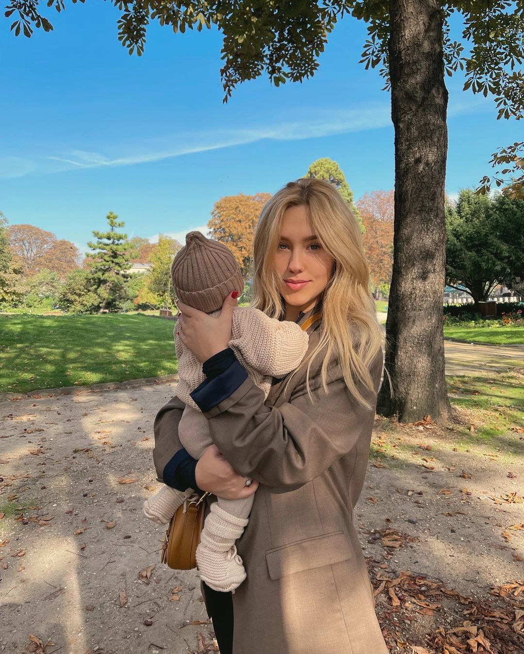 Сімейні канікули: Добринін і Квіткова полетіли з маленьким сином в Париж