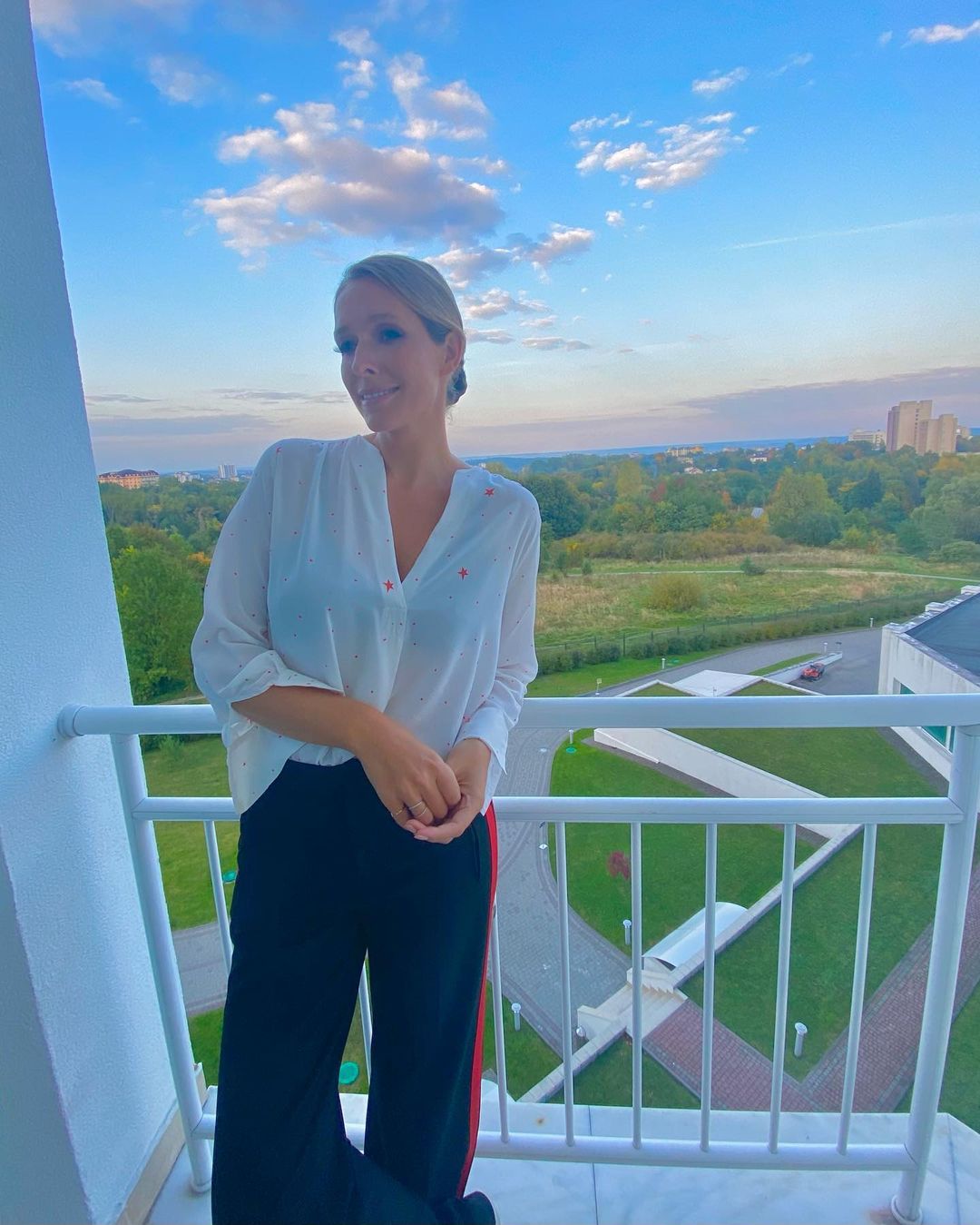 Голова в хмарах: Катя Осадча полетіла в перше відрядження після народження молодшого сина