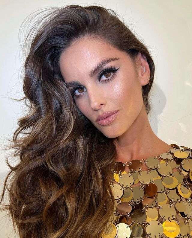 5 ярких образов на Хэллоуин: как легко сделать макияж на примере звезд