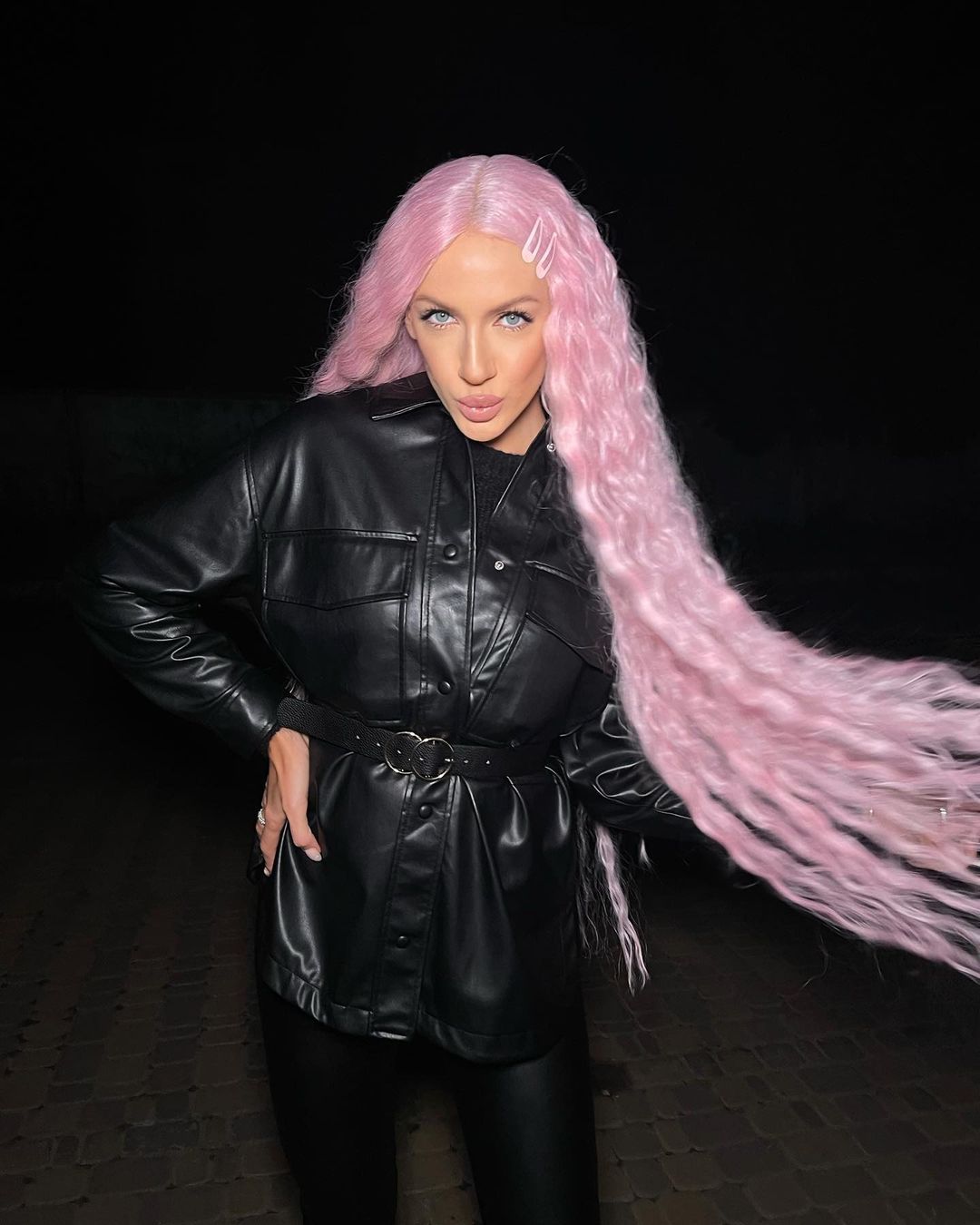 Барбі твоєї мрії: Леся Нікітюк з рожевим волоссям вразила новим образом