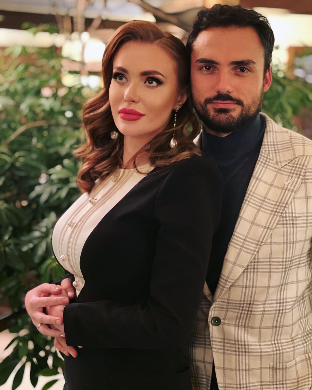 Найкрасивіша пара: Слава Камінська спантеличила мережу ніжними фото з колишнім чоловіком