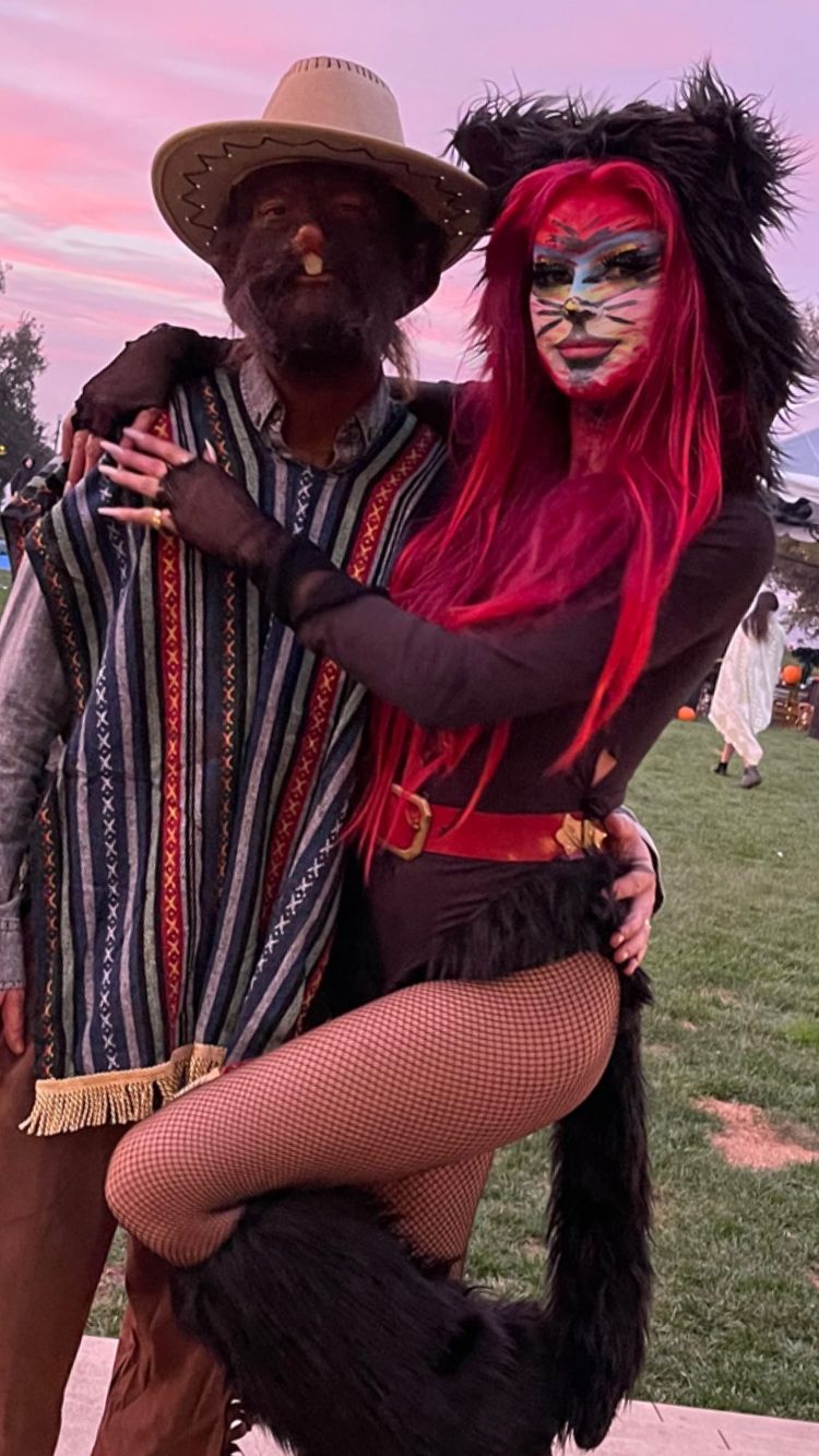 Просто жуть: топ-7 самых нелепых нарядов на Хэллоуин от звезд шоу-бизнеса