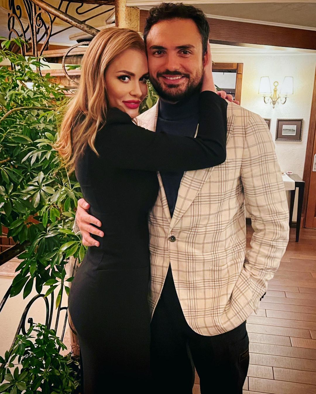 Найкрасивіша пара: Слава Камінська спантеличила мережу ніжними фото з колишнім чоловіком