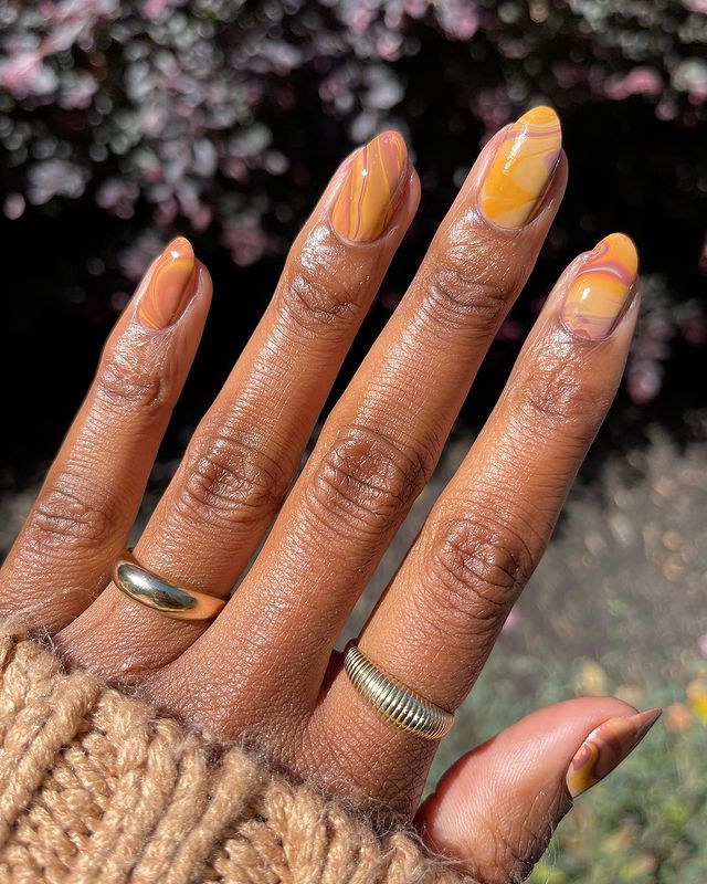 Цей манікюр буде найпопулярнішим в 2022: колір, форма і принт (фото)