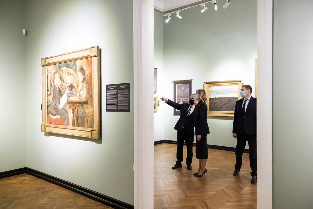 Бездоганна: Олена Зеленська демонструє лаконічний образ total black