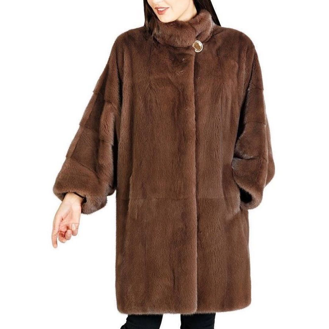 Хутряні антитренди: стиліст розповіла, які шуби вже неактуальні цієї зими