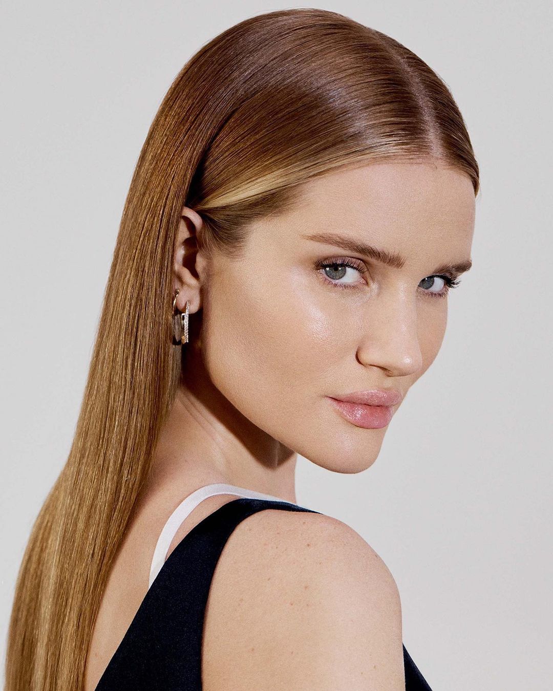 Настоящее испытание: Роузи Хантингтон-Уайтли рассказала о беременности