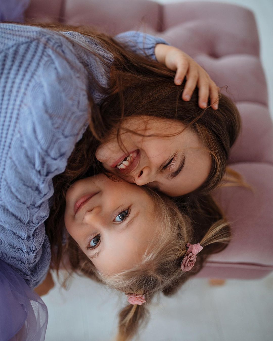 Лілія Ребрик підкорила атмосферною новорічною фотосесією з сім'єю в стилі family-look